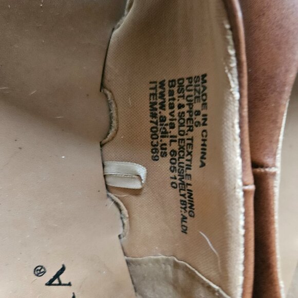 Sierra faux leather sandals 8.5 - Picture 6 of 6